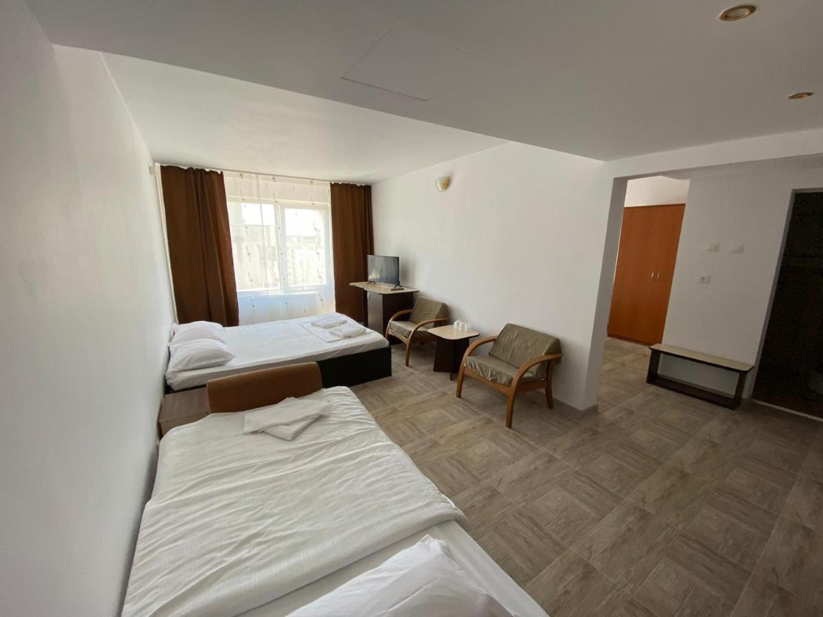 Hotel Gorj 塔古玖 外观 照片