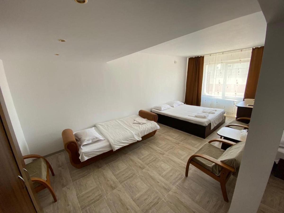 Hotel Gorj 塔古玖 外观 照片