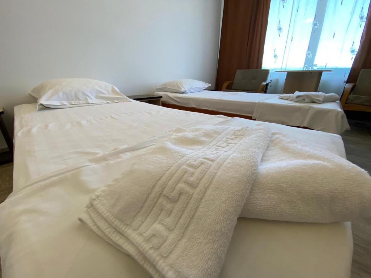 Hotel Gorj 塔古玖 外观 照片