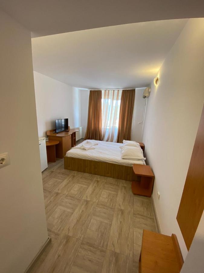 Hotel Gorj 塔古玖 外观 照片