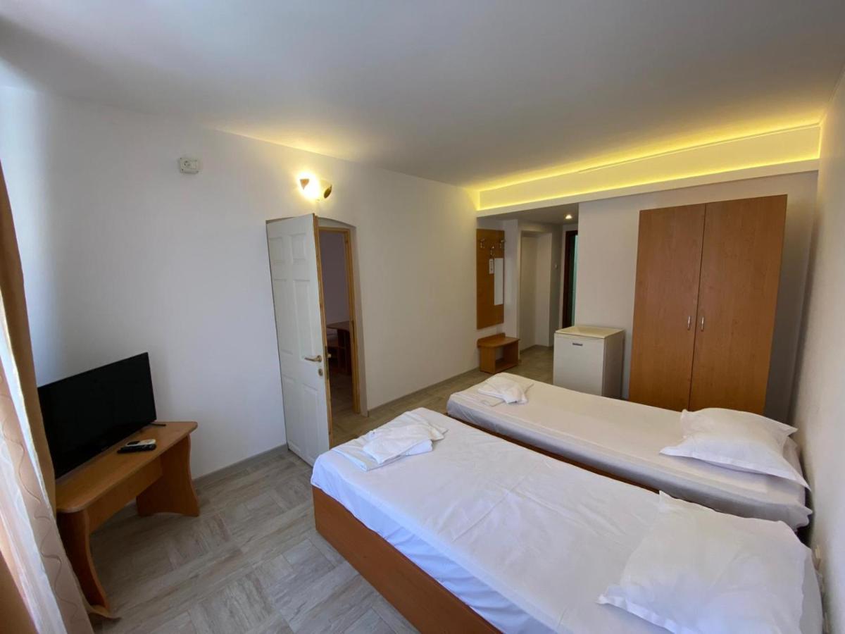 Hotel Gorj 塔古玖 外观 照片