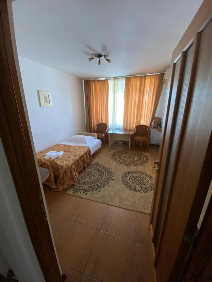 Hotel Gorj 塔古玖 外观 照片
