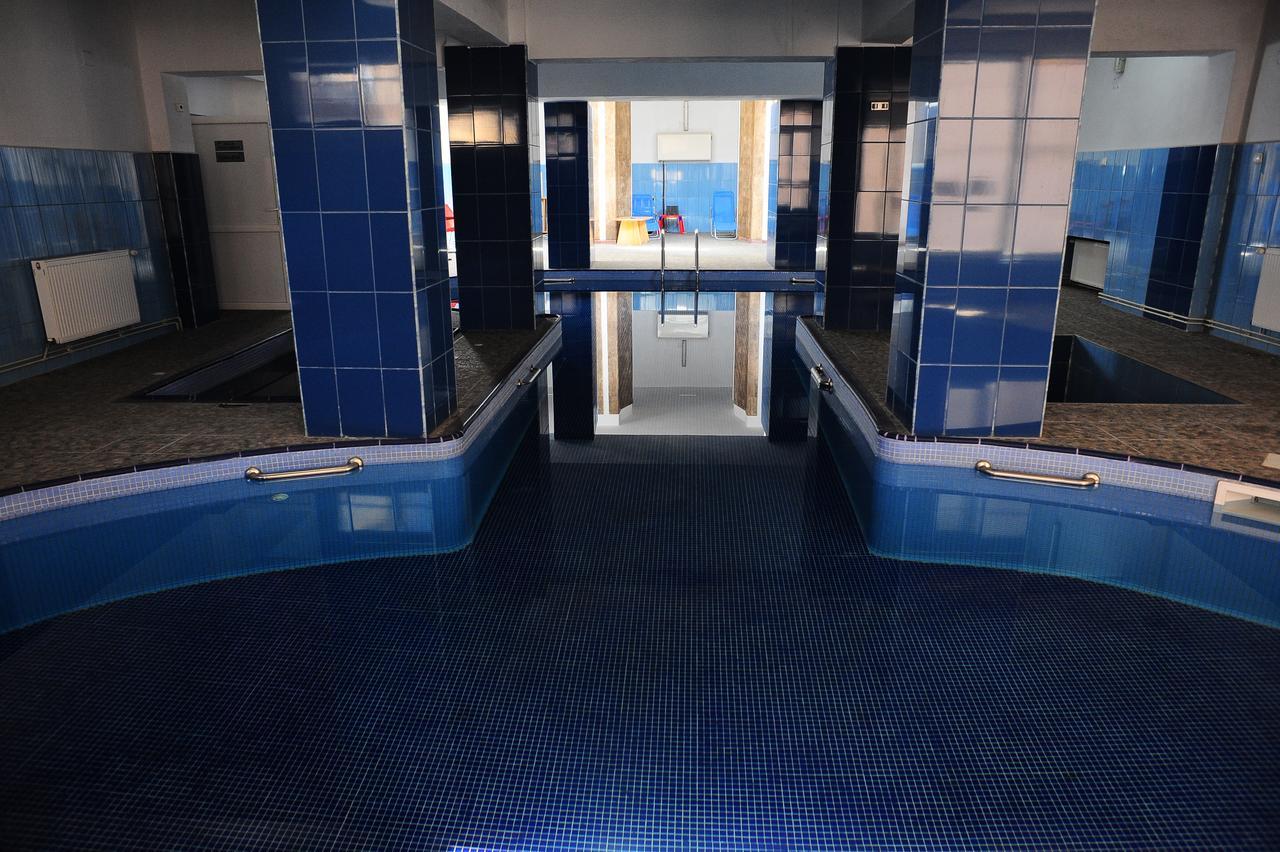 Hotel Gorj 塔古玖 外观 照片