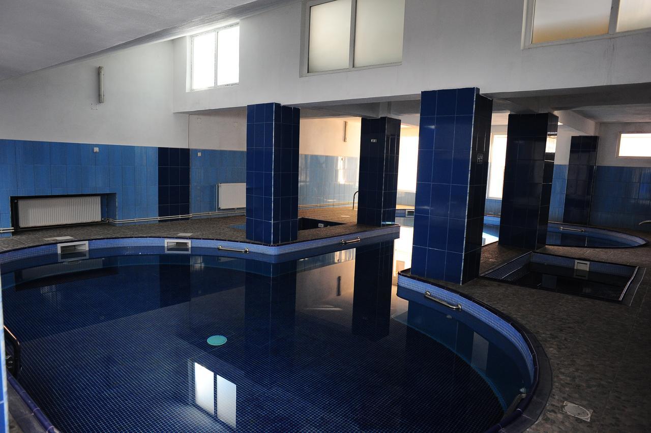 Hotel Gorj 塔古玖 外观 照片