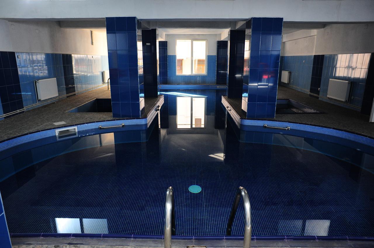 Hotel Gorj 塔古玖 外观 照片